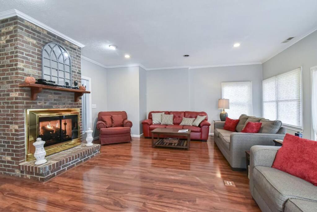 Hot Tub & Fire Pit, Just 11 Miles To Downtown Avl * Asheville