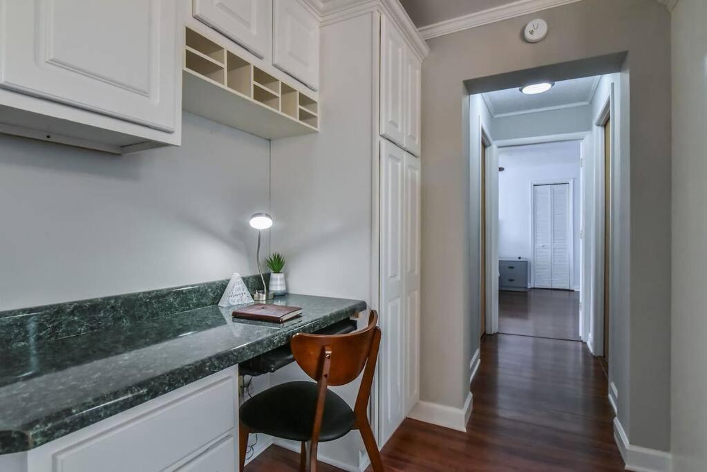 Hot Tub & Fire Pit, Just 11 Miles To Downtown Avl Holiday home *